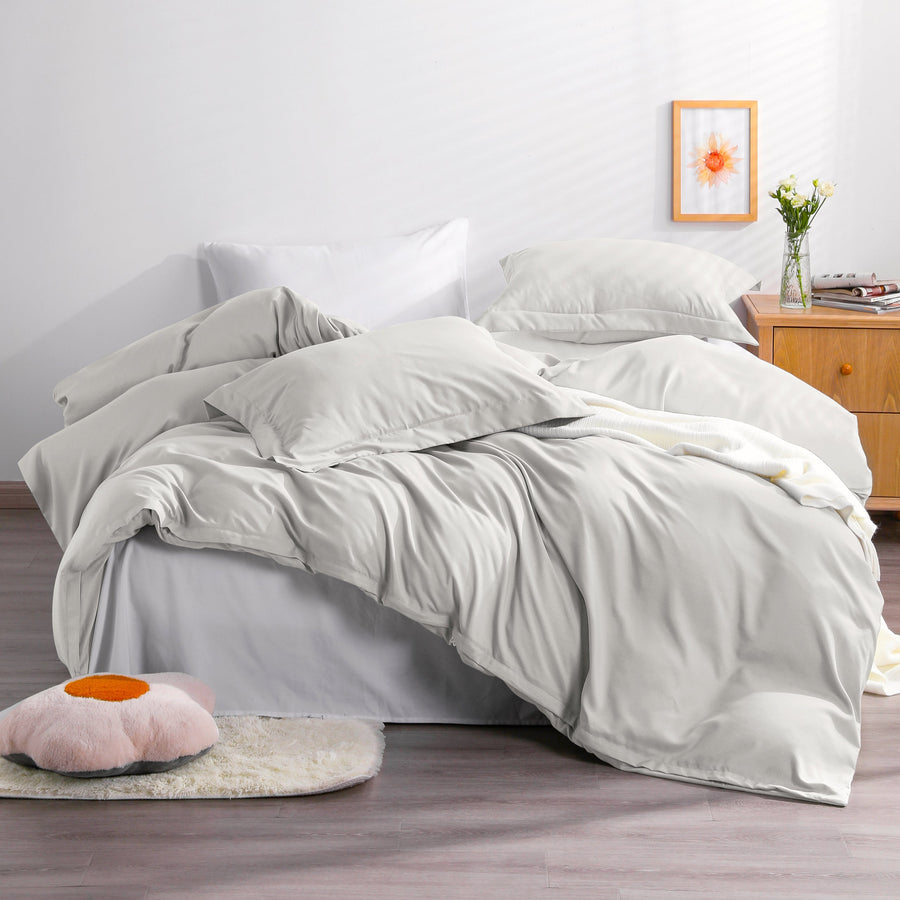 2/3 Pieces Solid Color Microfiber Duvet Cover Set detail view by Fasiano