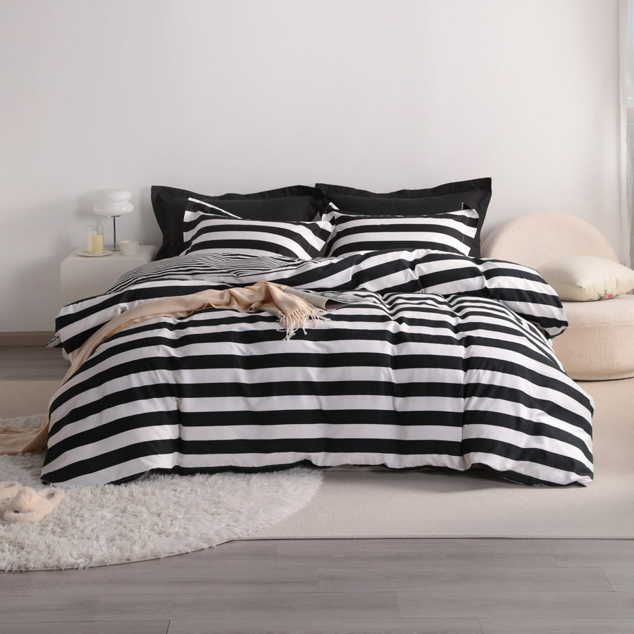 2/3 Pieces Stripe Pattern Microfiber Duvet Cover Set product image by Fasiano