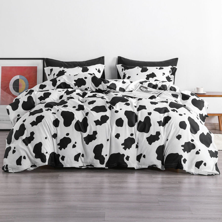 2/3 Pieces Cow Pattern Microfiber Duvet Cover Set product image by Fasiano