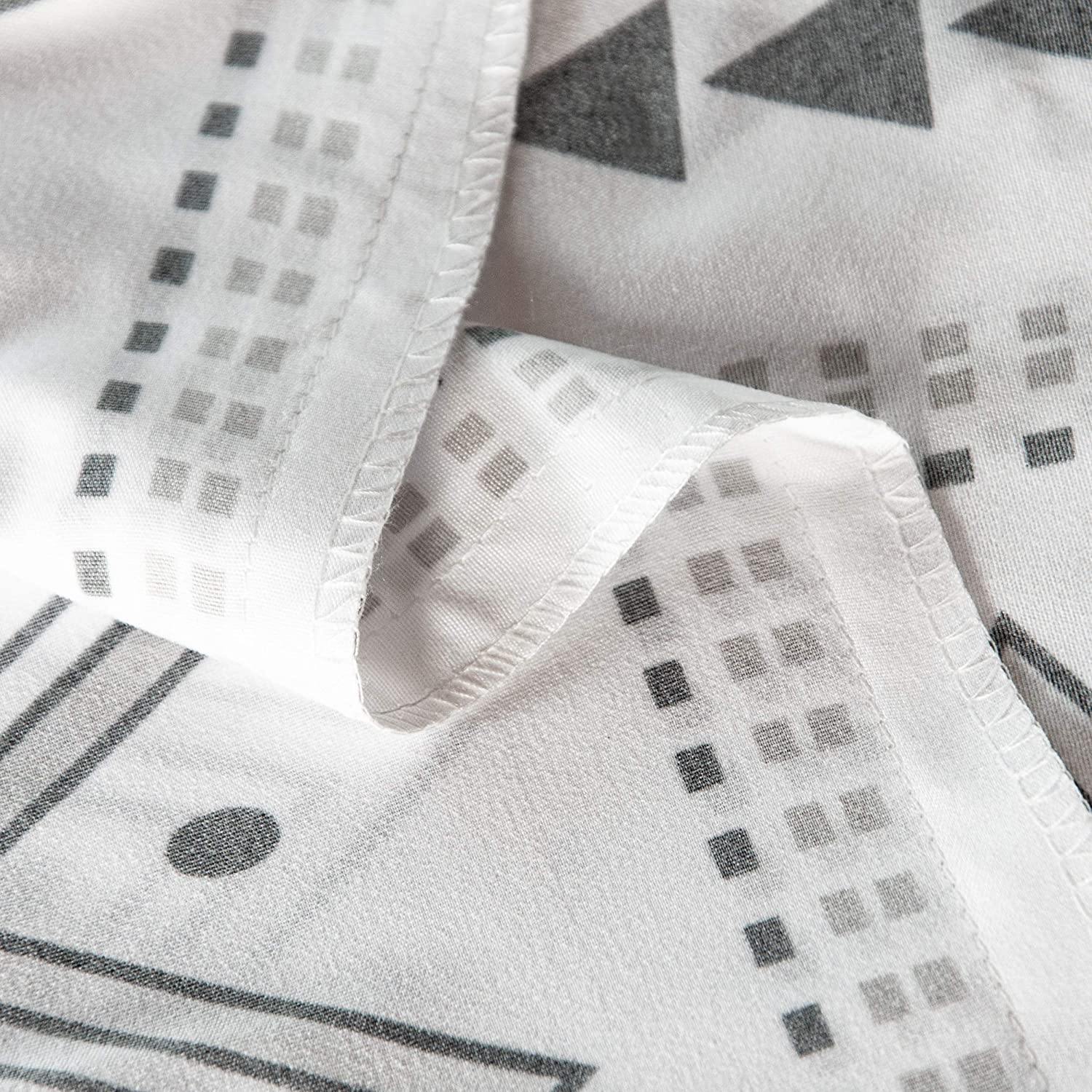 2/3 Pieces Geometry Pattern Microfiber Duvet Cover Set bedding essential by Fasiano