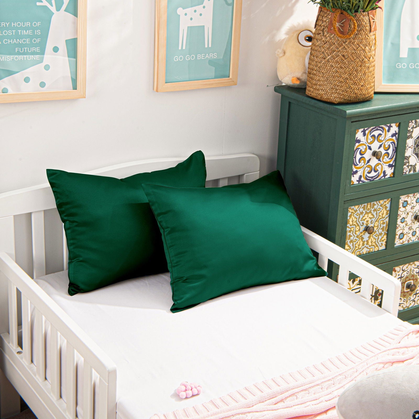 2 Pack Satin Toddler Pillowcases with Zipper Closure texture view by Fasiano