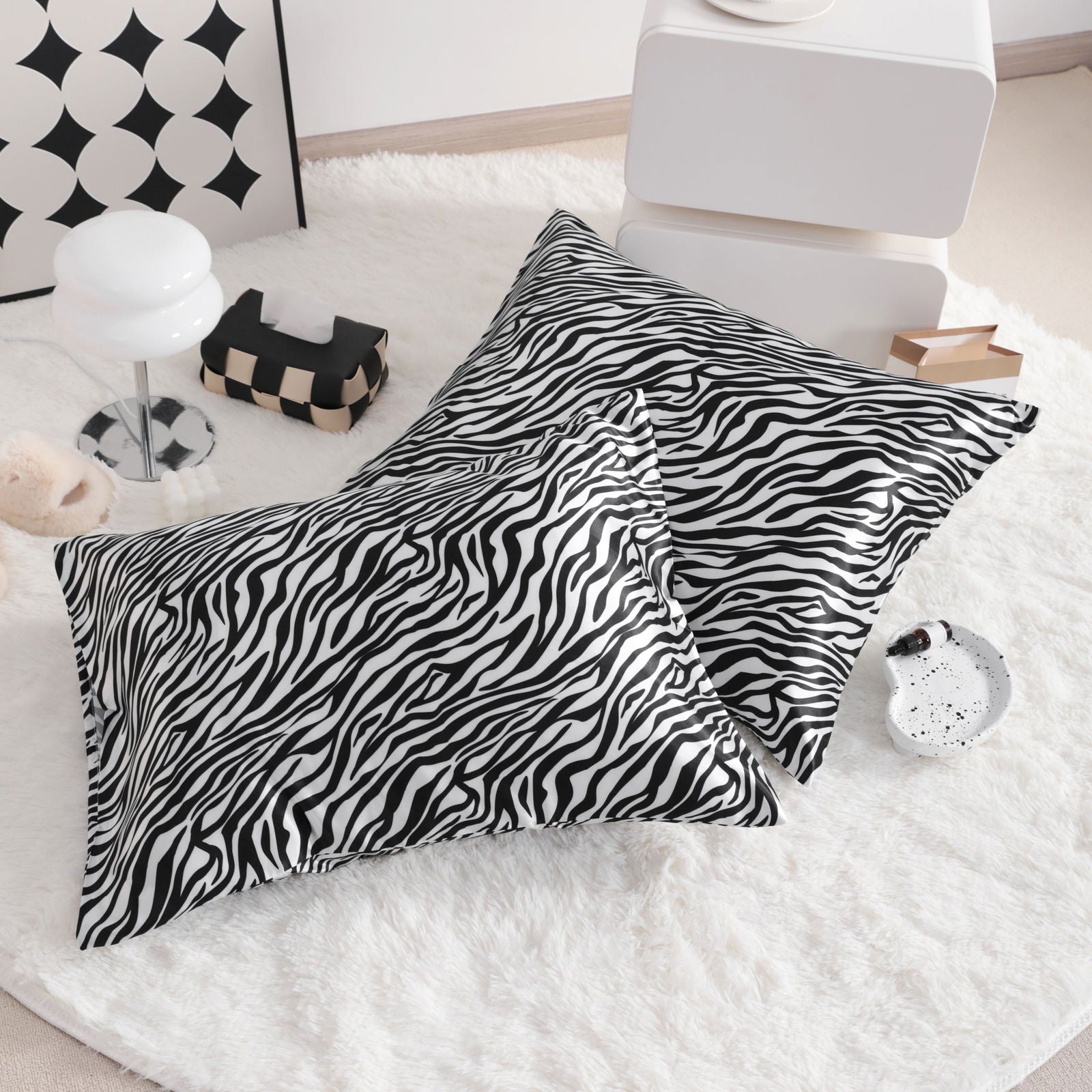 2 Pack Silk Satin Pillowcases with Envelope Closure texture view by Fasiano