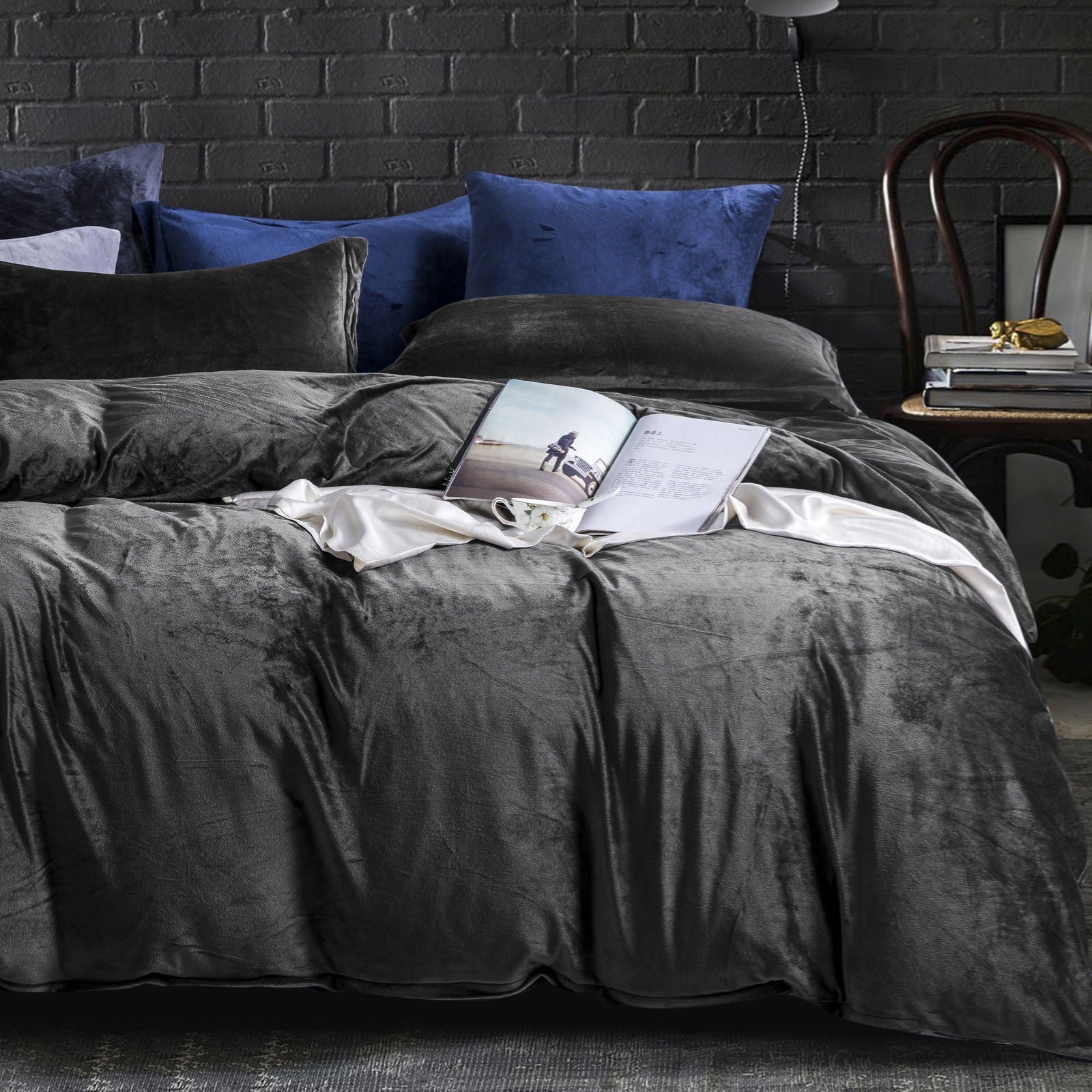 3 Pieces Luxury Velvet Flannel Duvet Cover Set bedding essential by Fasiano