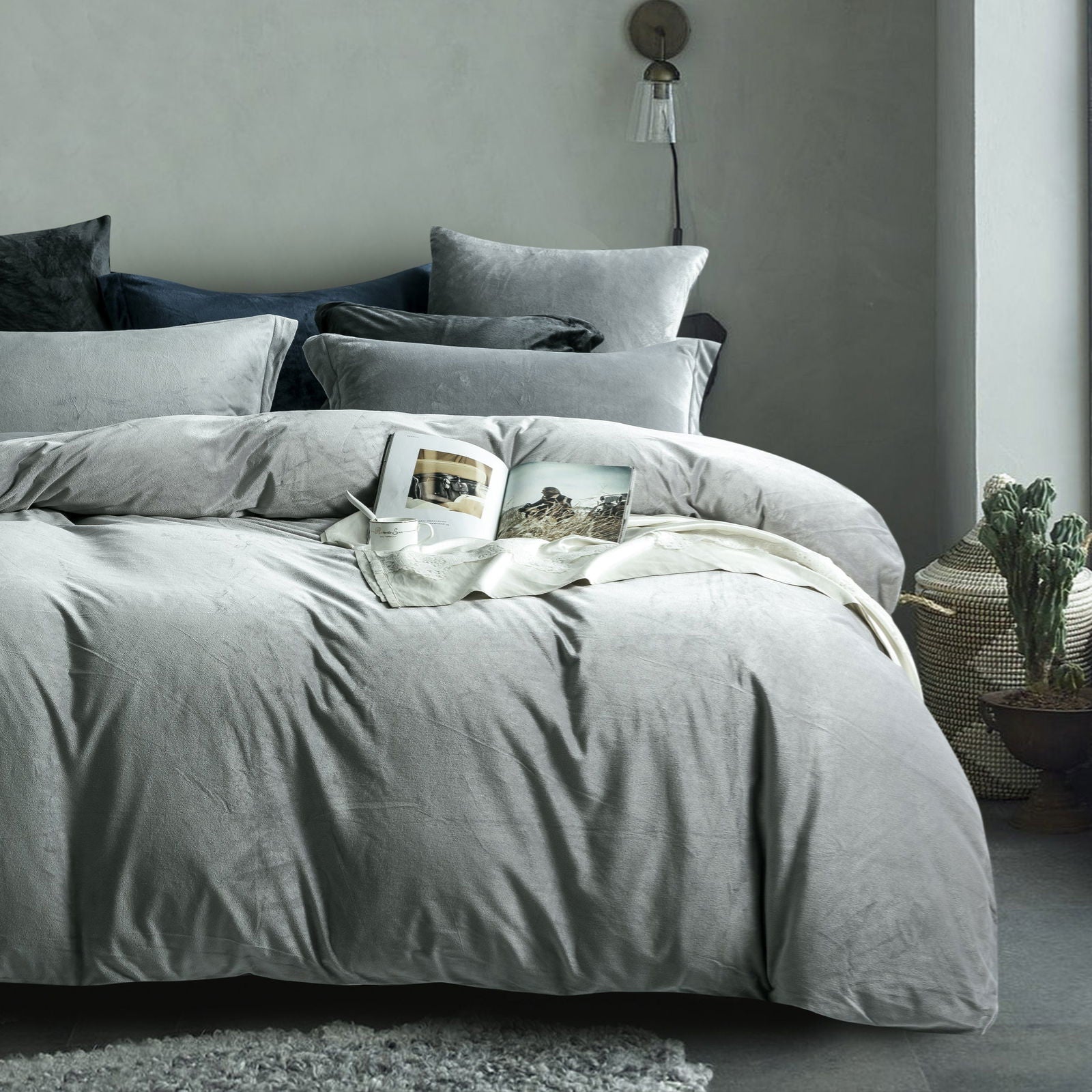 3 Pieces Luxury Velvet Flannel Duvet Cover Set bedding essential by Fasiano
