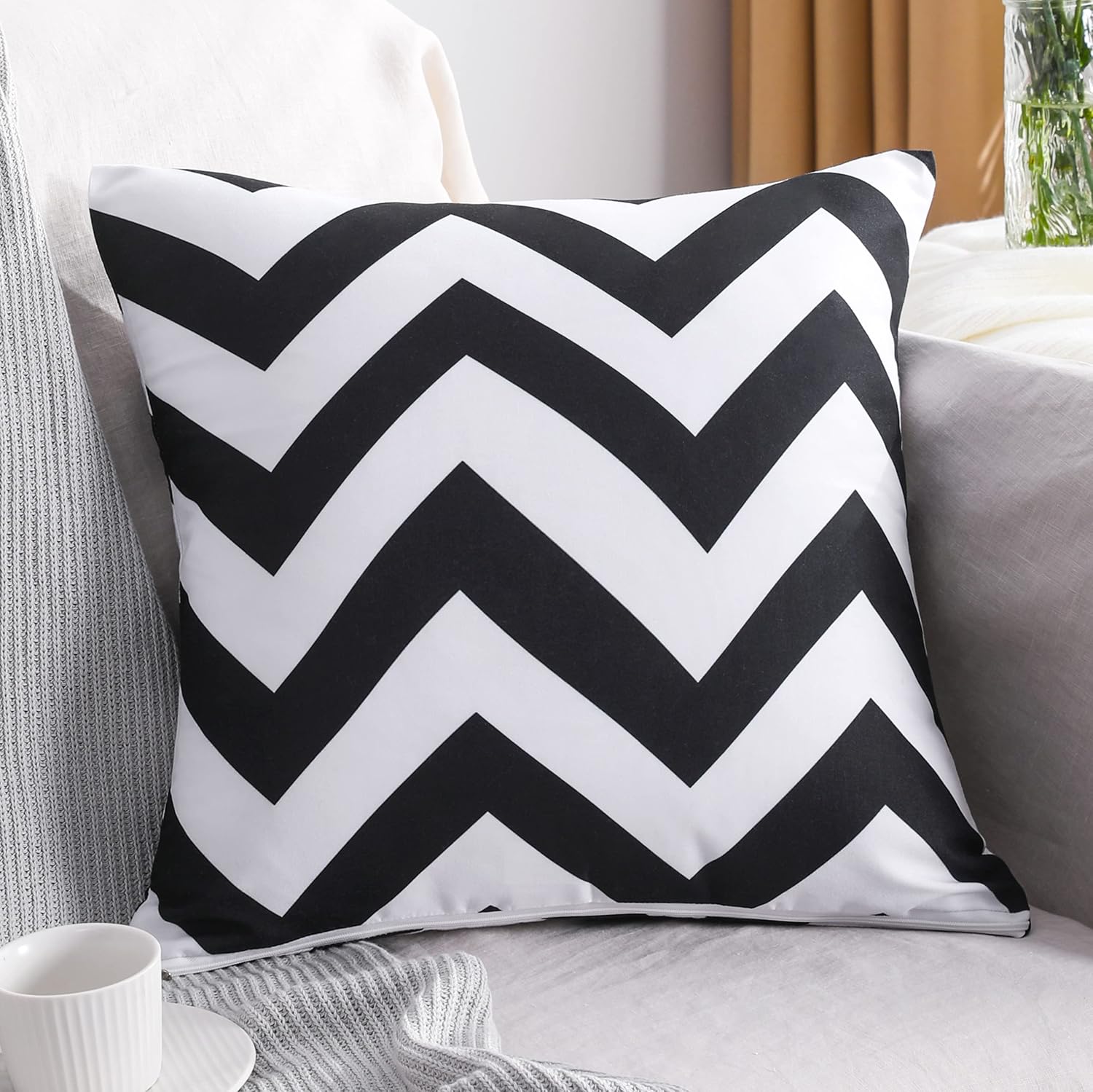 Microfiber Geometric Throw Pillow Cover – Black & White (18"x18")