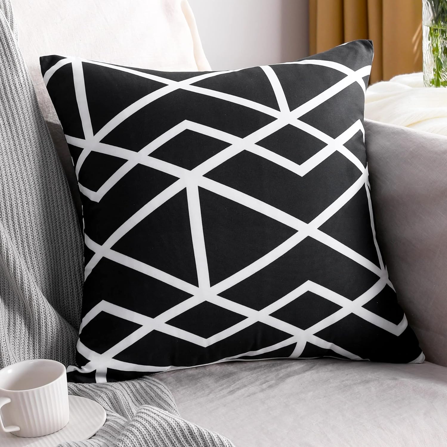 Microfiber Geometric Throw Pillow Cover – Black & White (18"x18")