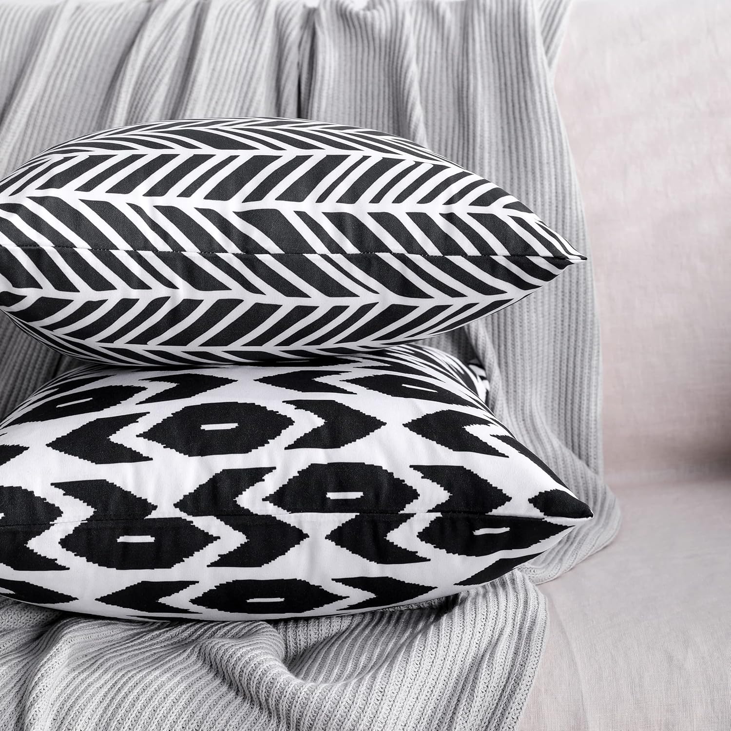 Microfiber Geometric Throw Pillow Cover – Black & White (18"x18")