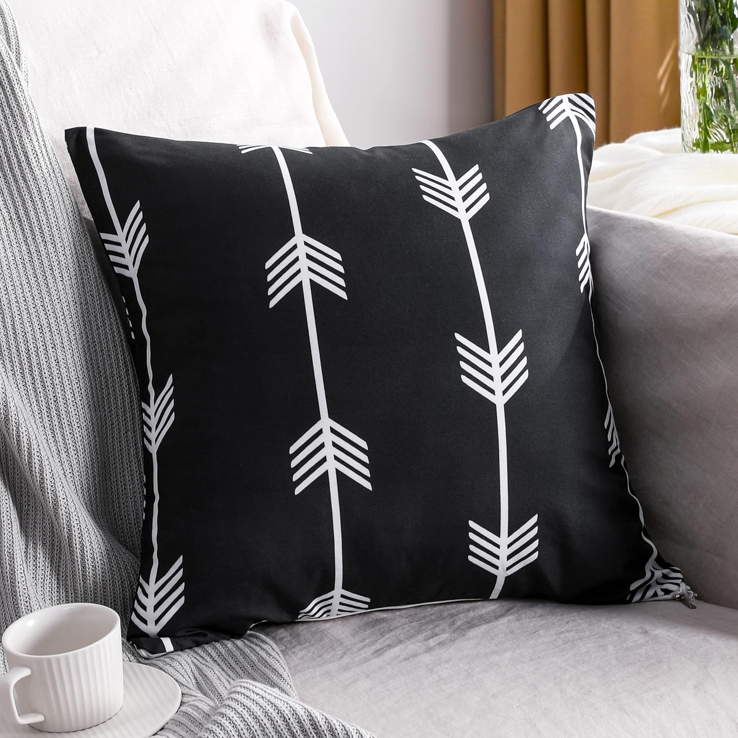 Microfiber Geometric Throw Pillow Cover – Black & White (18"x18")