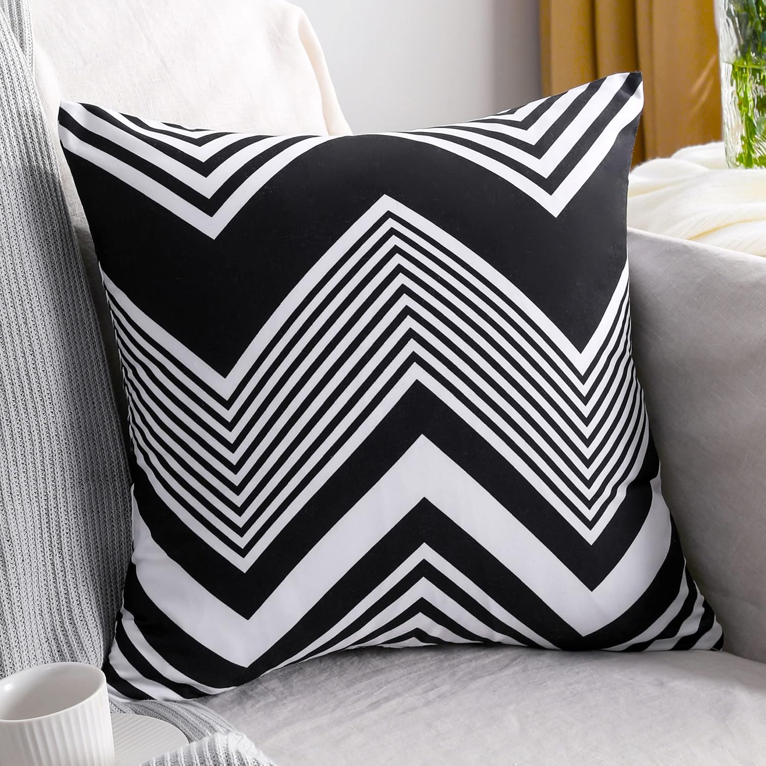 Microfiber Geometric Throw Pillow Cover – Black & White (18"x18")