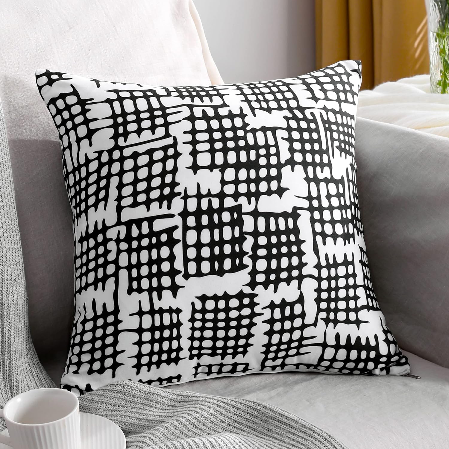 Microfiber Geometric Throw Pillow Cover – Black & White (18"x18")
