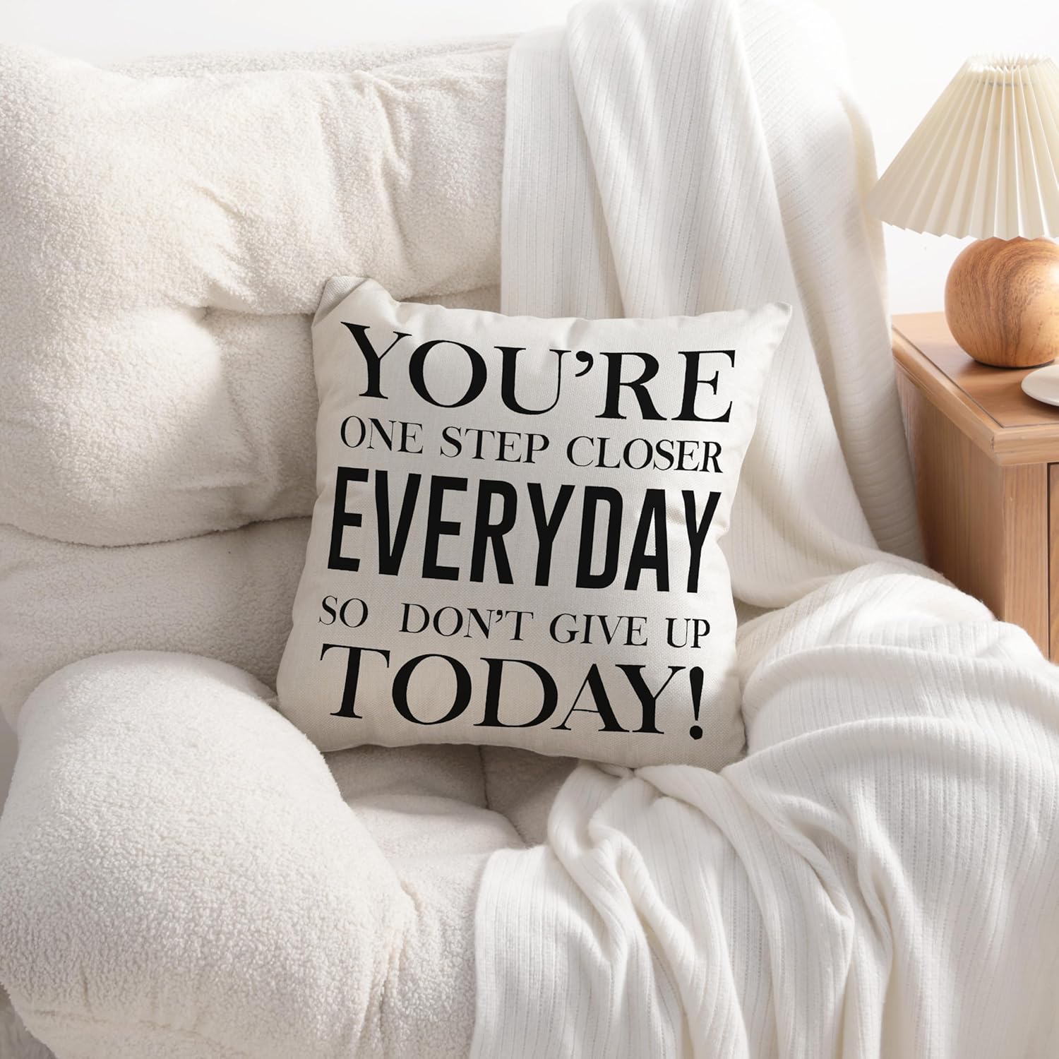 Linen Throw Pillow Cover – Never Give Up Quote, 18x18