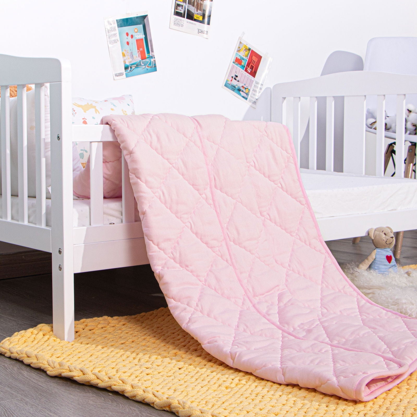 All Seasons Down Alternative Toddler Comforter texture view by Fasiano