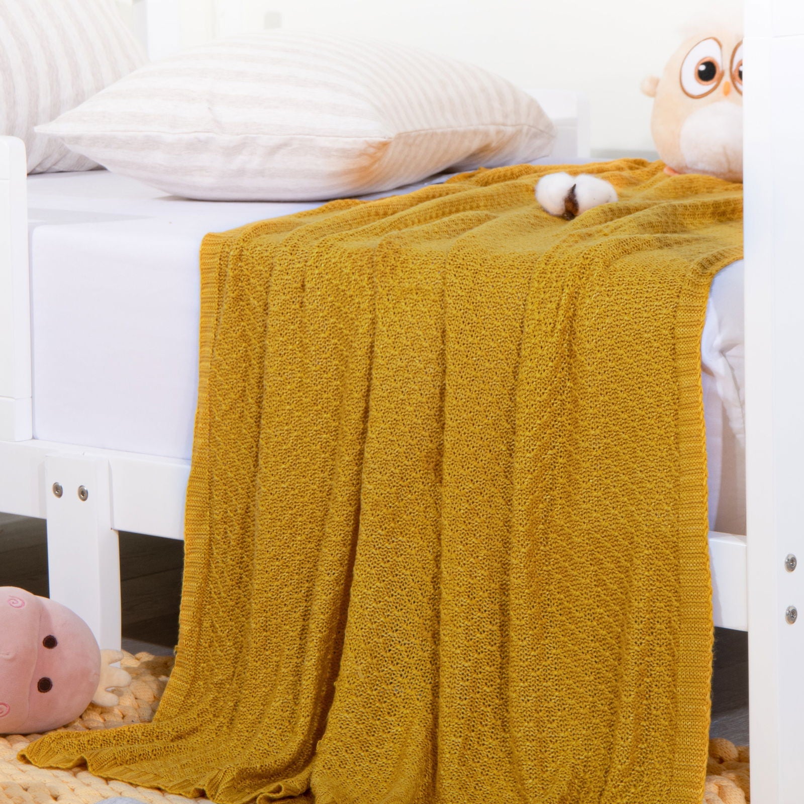 Bamboo Cable Knitted Toddler Blanket texture view by Fasiano
