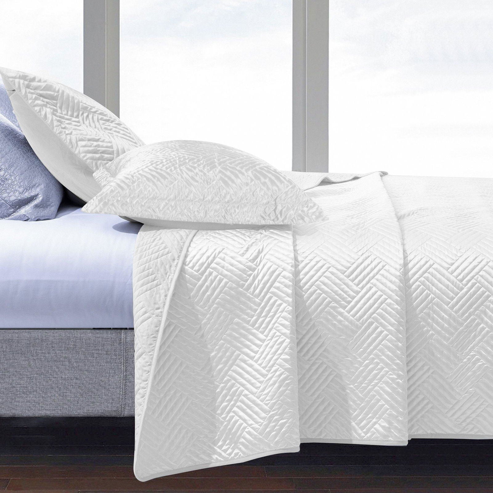 Satin Quilt Set - Solid Color, Soft & Luxurious Bedding product image by Fasiano