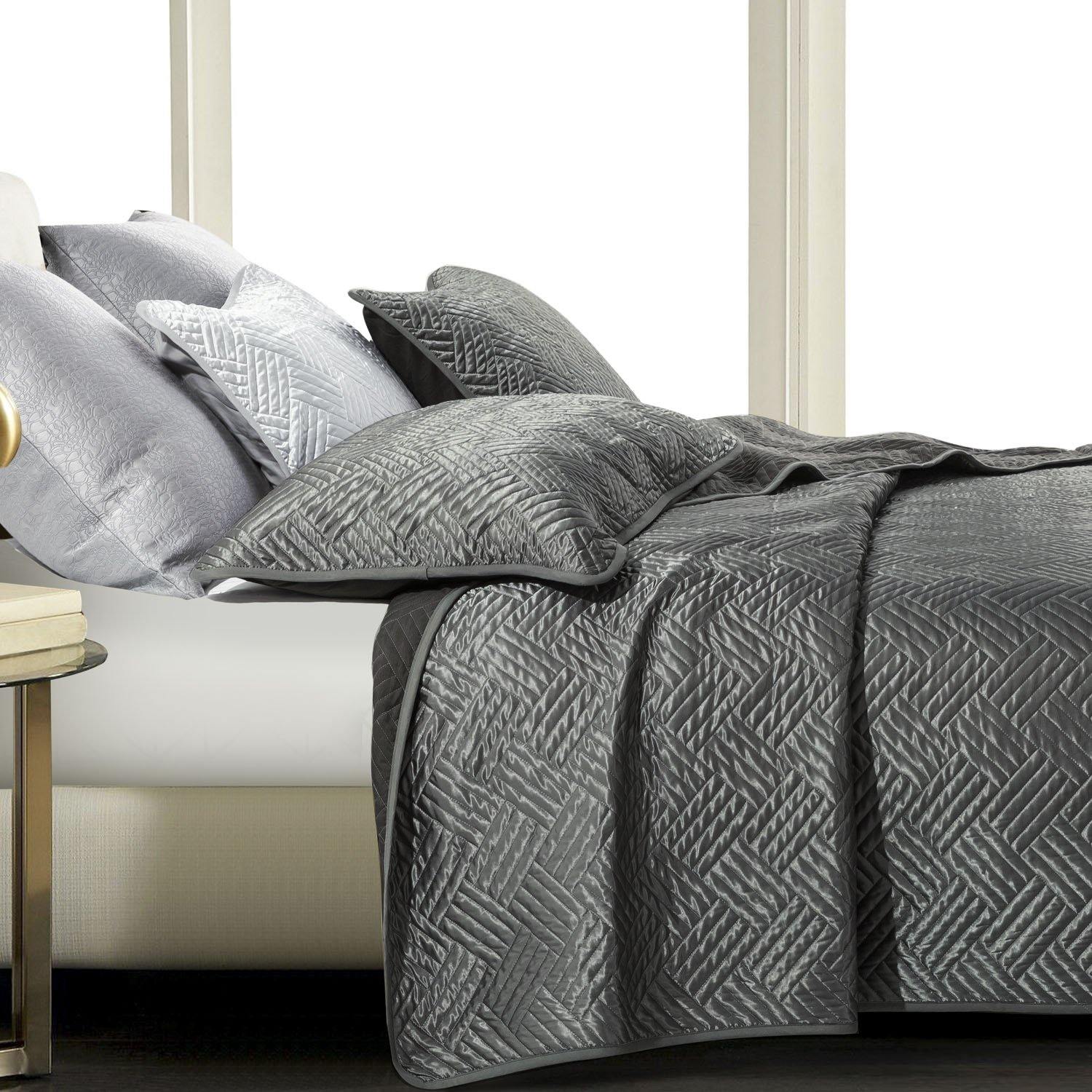 Satin Quilt Set - Solid Color, Soft & Luxurious Bedding product image by Fasiano