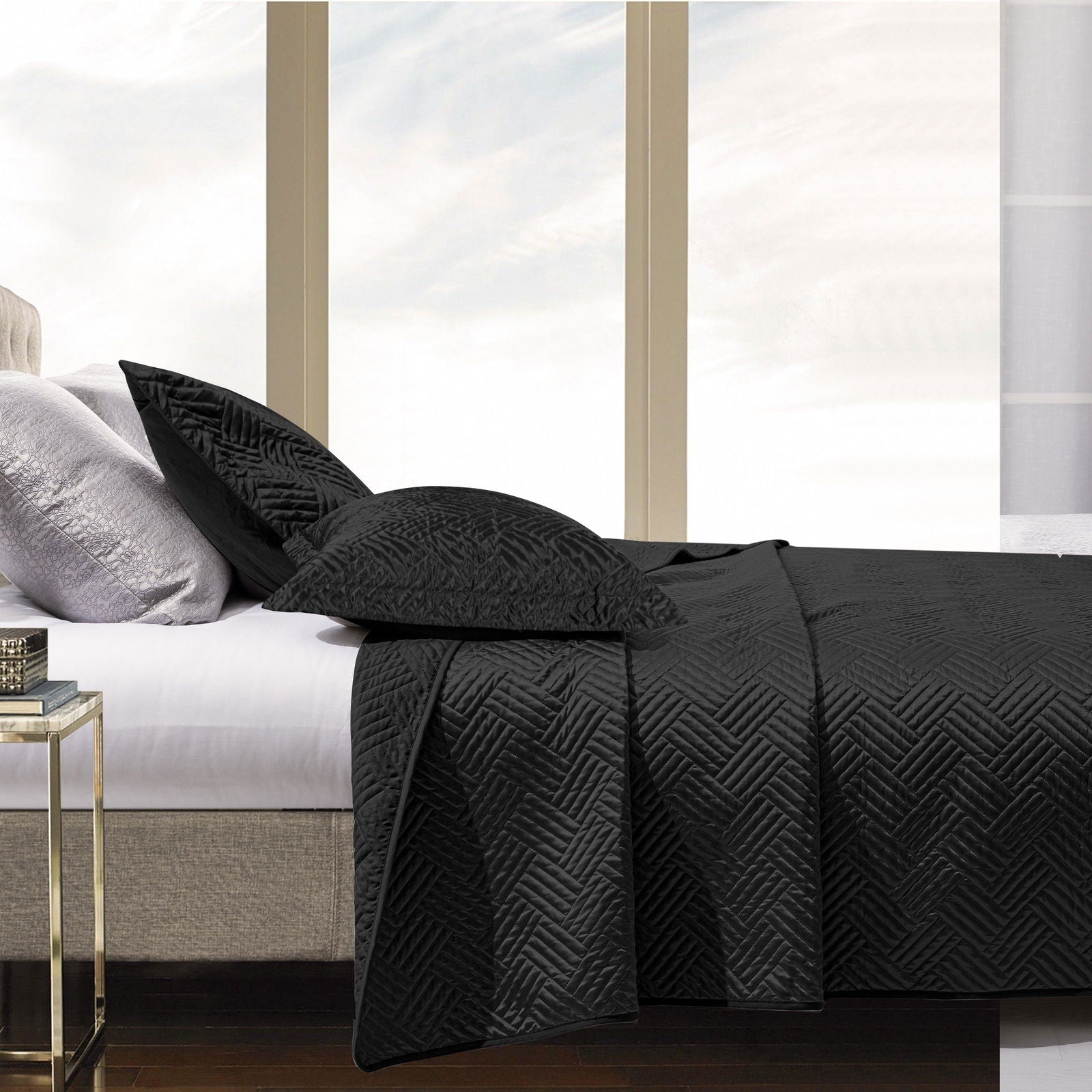 Satin Quilt Set - Solid Color, Soft & Luxurious Bedding texture view by Fasiano